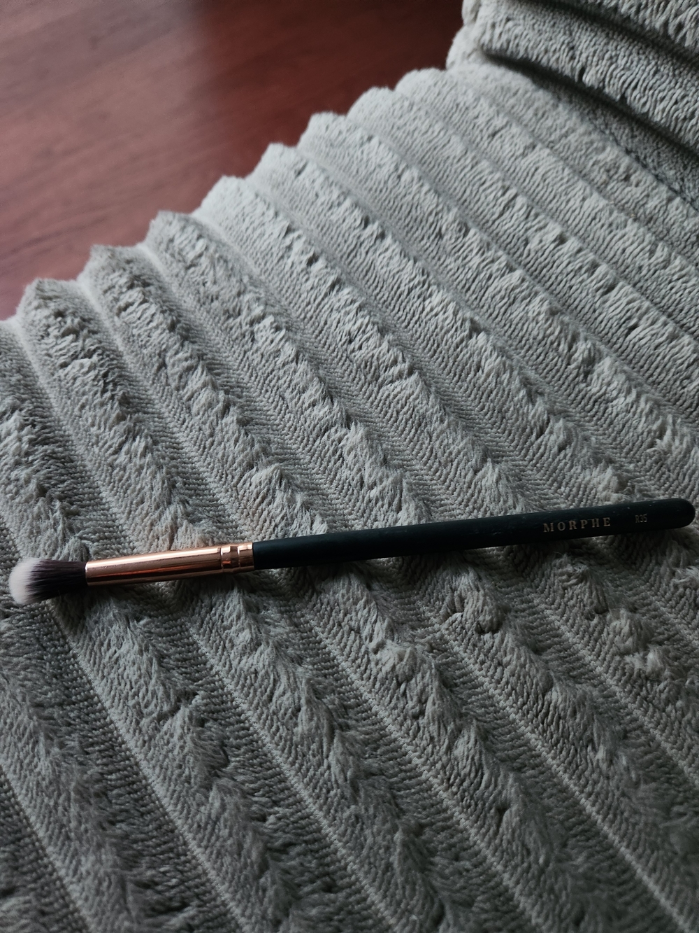 Morphe Eye Blending Brush in Black and Rose Gold